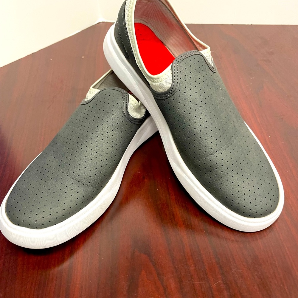 Gently worn only once Grey and White Speedo light weight slip on sneakers